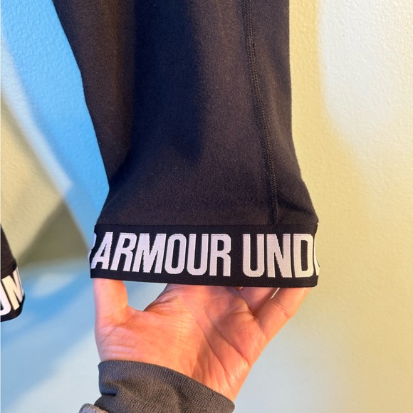 Under Armour ,cropped leggings, size medium. - Picture 3 of 3